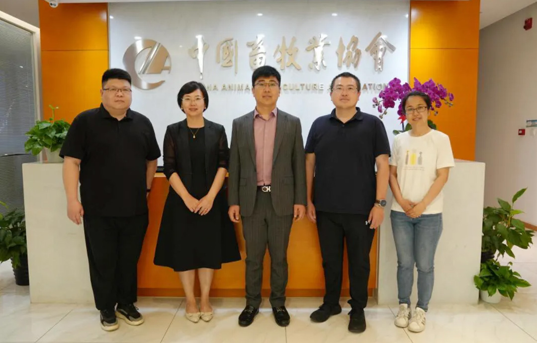 中國海關(guān)與江蘇每養(yǎng)在北京座談，探討駱駝奶產(chǎn)業(yè)高質(zhì)量發(fā)展
